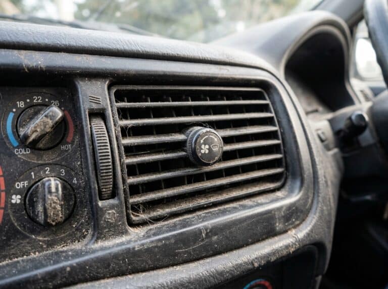 how to remove dust from car ac vent
